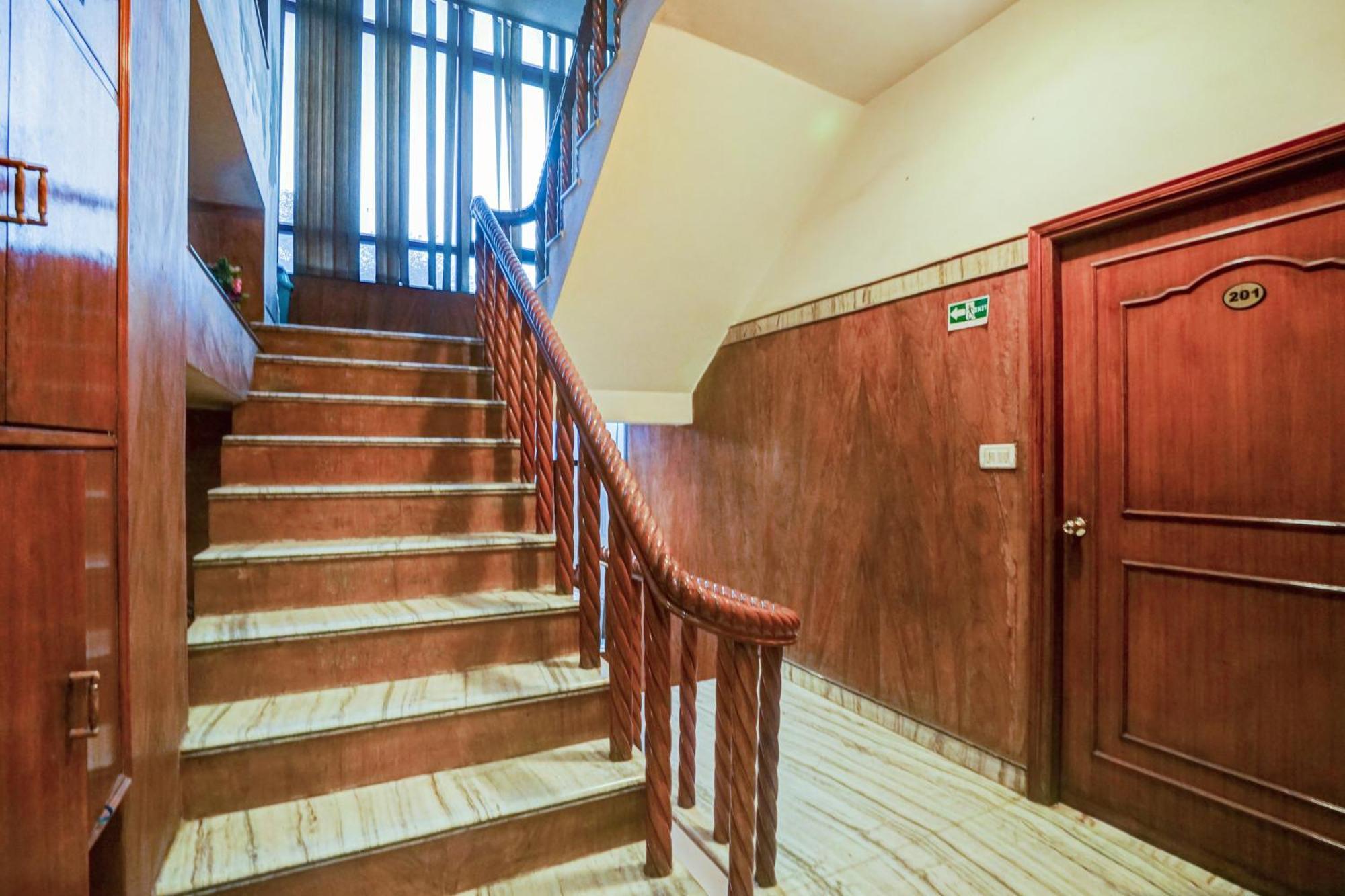 Super Hotel O Sansarchandra Road Formerly Luna Rosa Jaipur Bagian luar foto