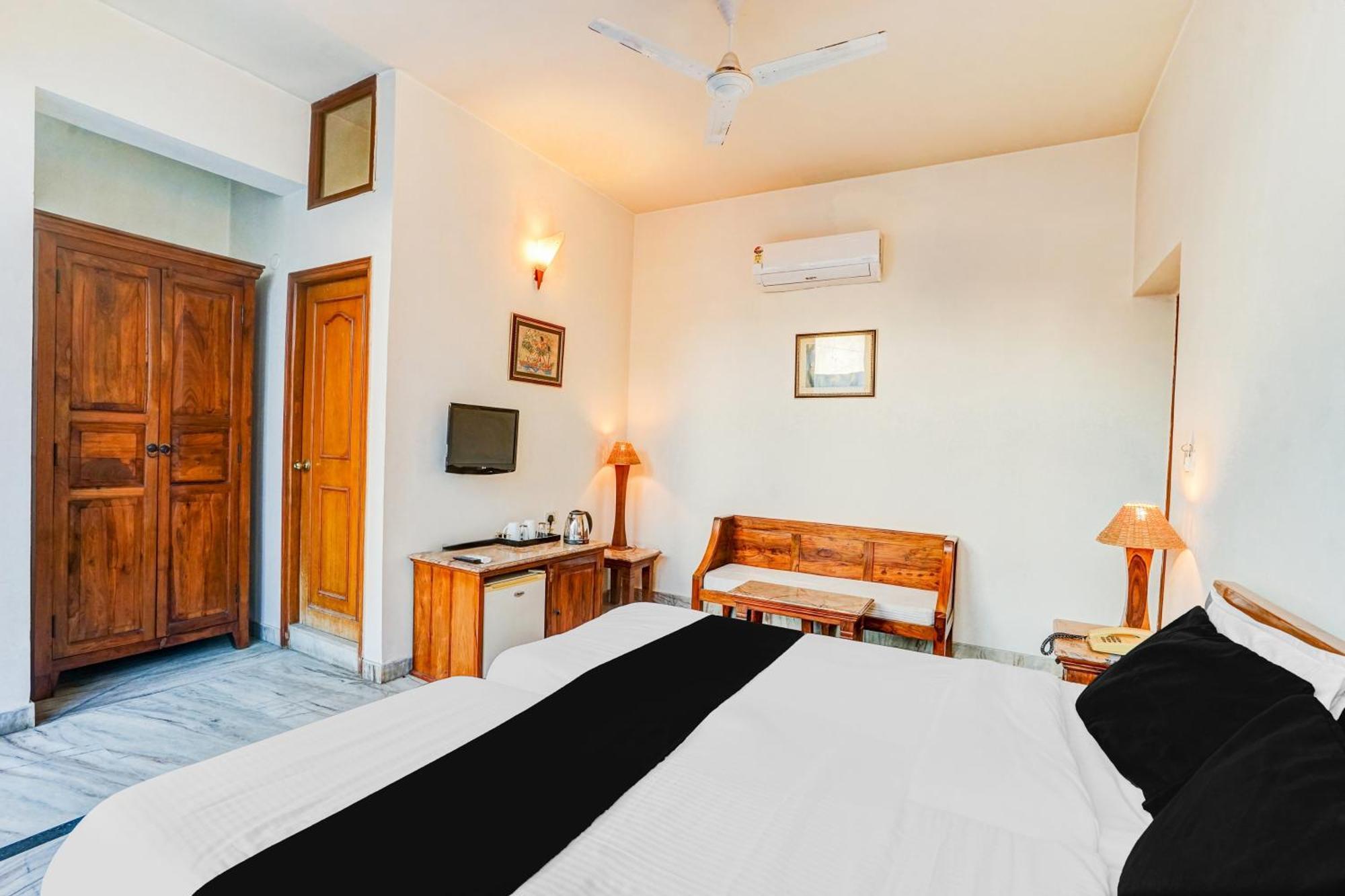 Super Hotel O Sansarchandra Road Formerly Luna Rosa Jaipur Bagian luar foto