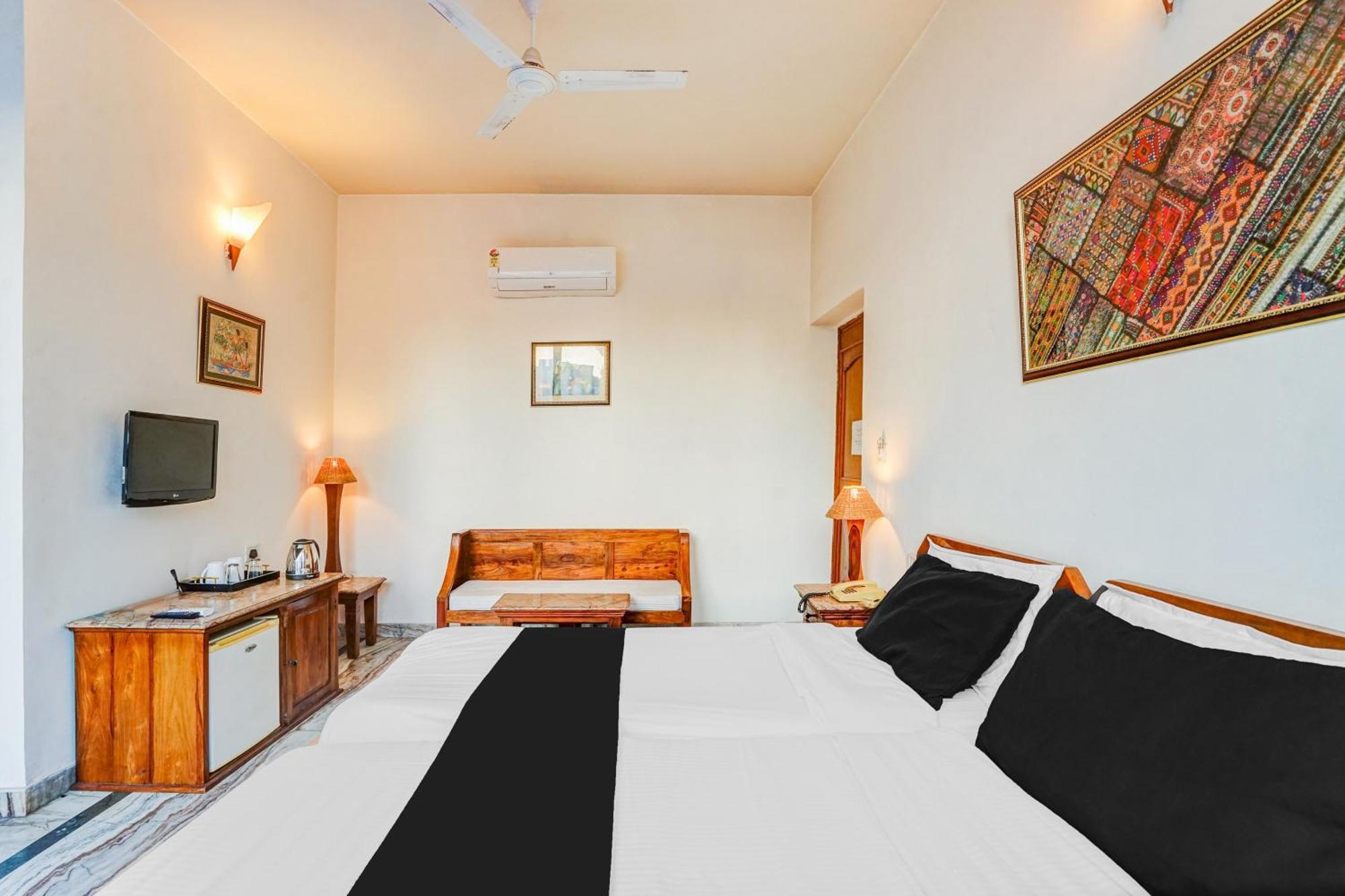Super Hotel O Sansarchandra Road Formerly Luna Rosa Jaipur Bagian luar foto