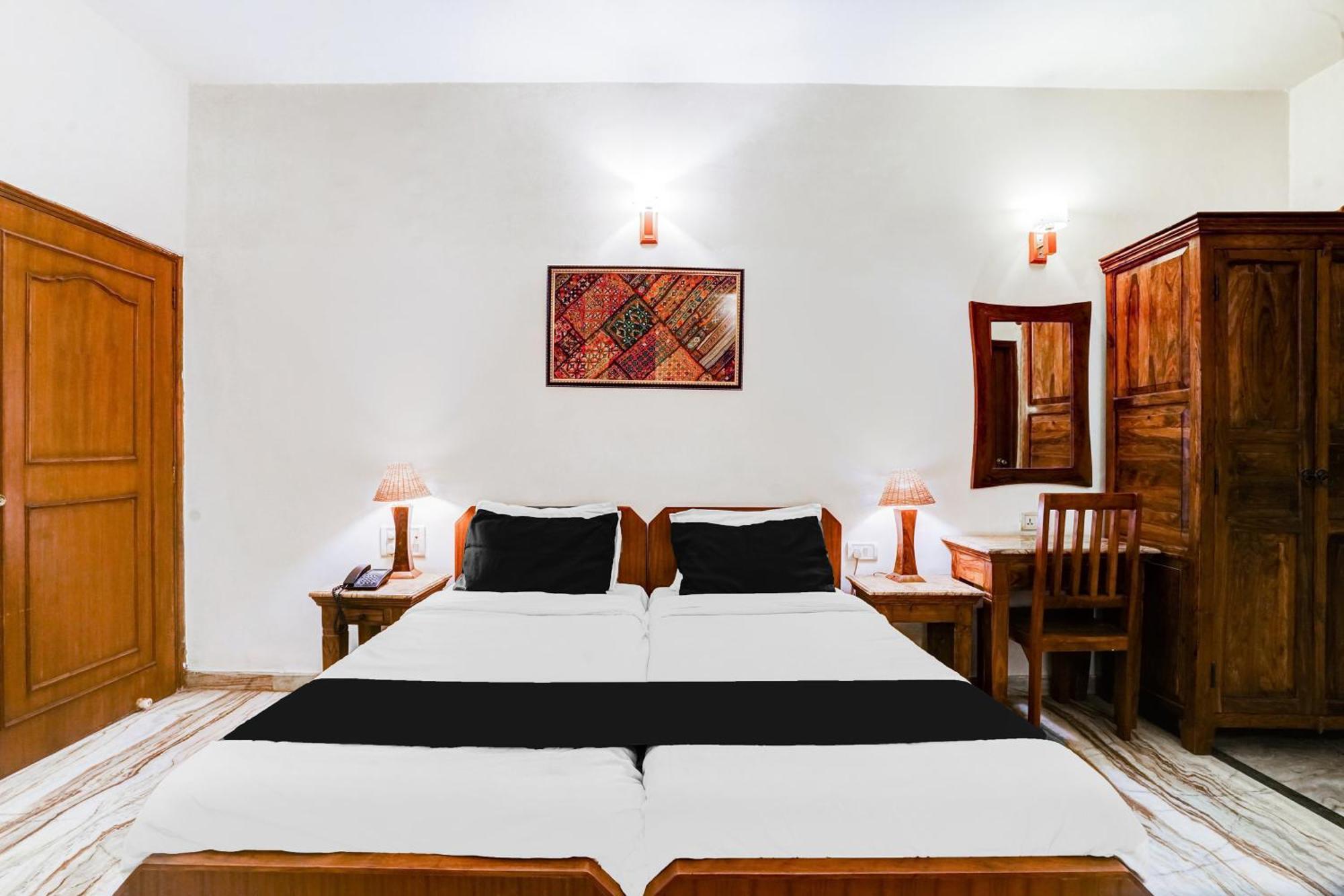 Super Hotel O Sansarchandra Road Formerly Luna Rosa Jaipur Bagian luar foto